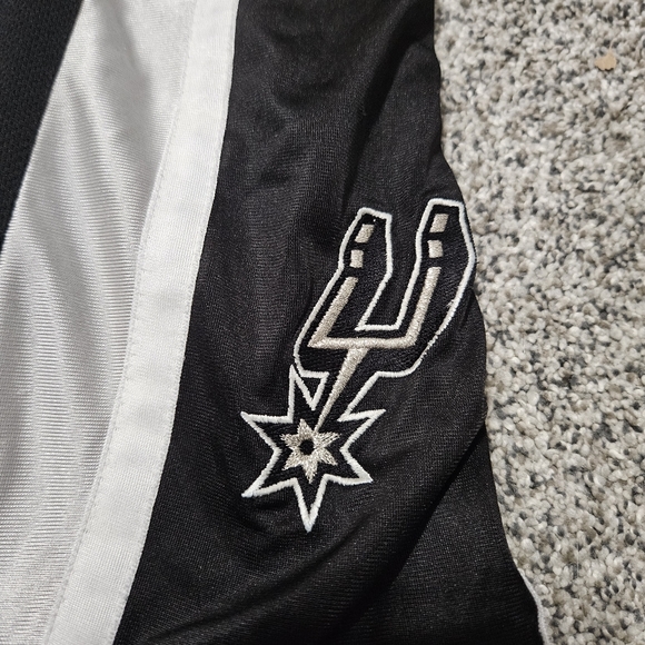 Spurs Basketball Shorts - Picture 4 of 16